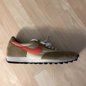 Nike Daybreak SP Vegas Gold